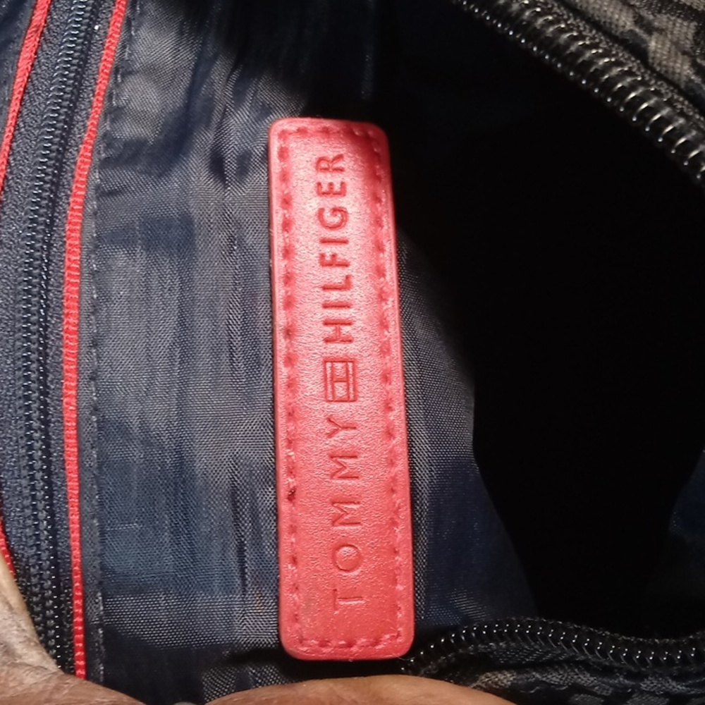 Tommy Hilfiger - Picture 6 of 7